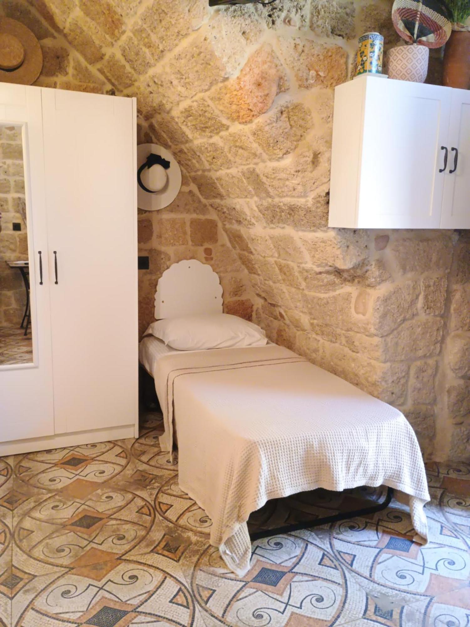 Stone Cave Suite Rhodes City Exterior foto